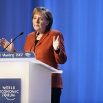 Merkel kan weer lachen. by: World Economic Forum